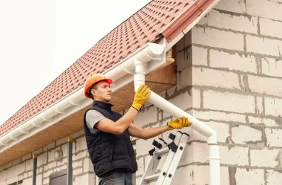 Pose et remplacement de gouttières à Reillon